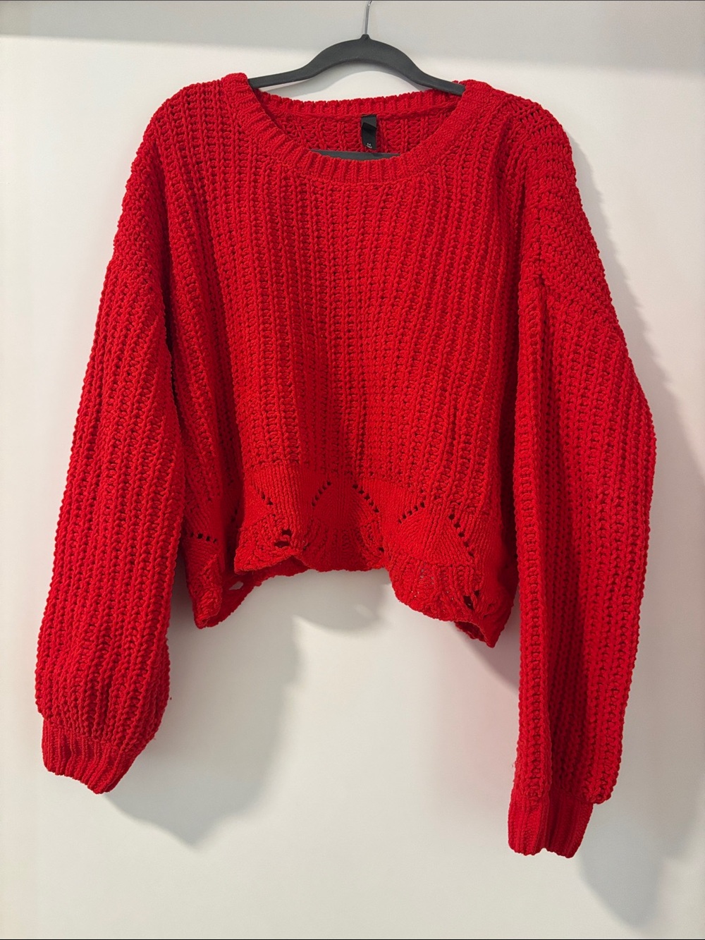 Francesca’s Alya red crochet knit cropped sweater sz M